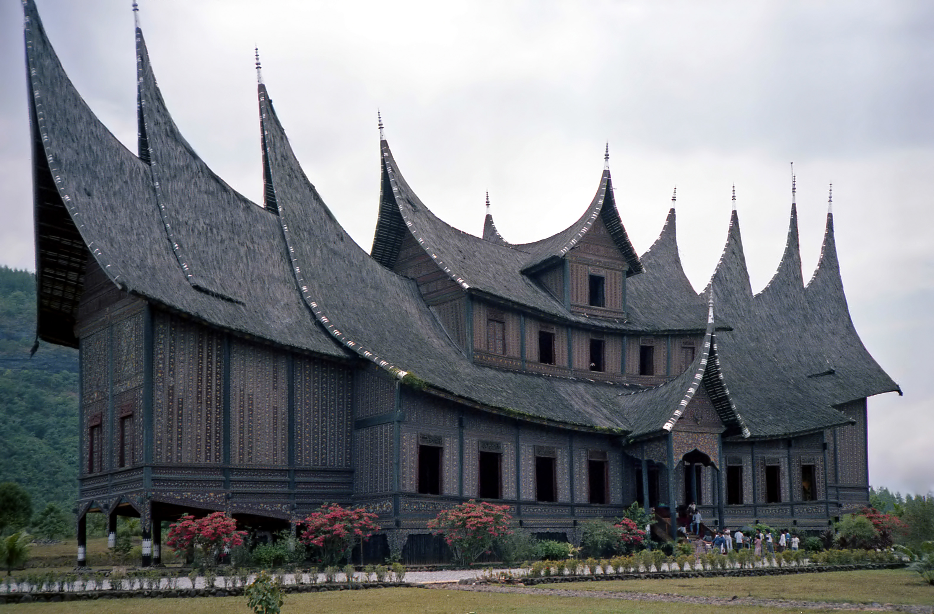 rumah gadang pagaruyung